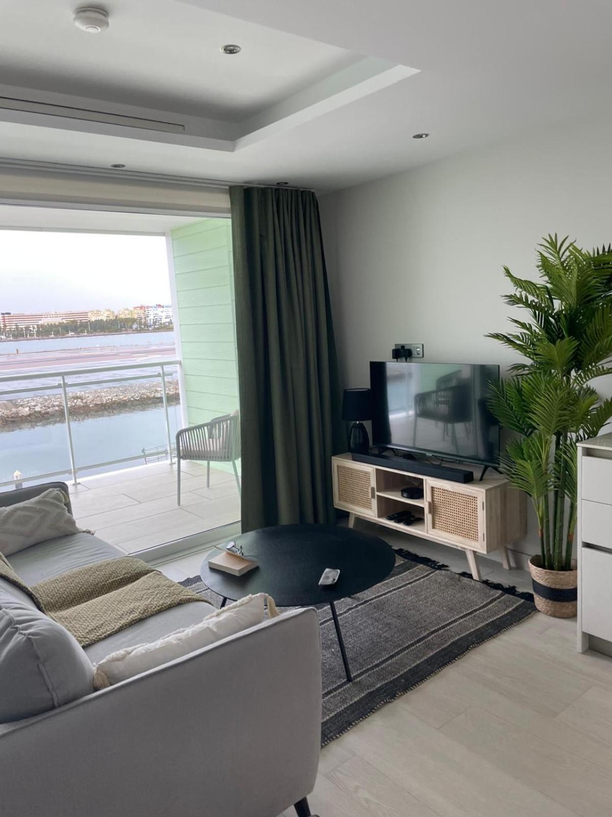 Marina Club Luxury Private Studio With Pool And Incredible Views Gibraltar Exterior foto