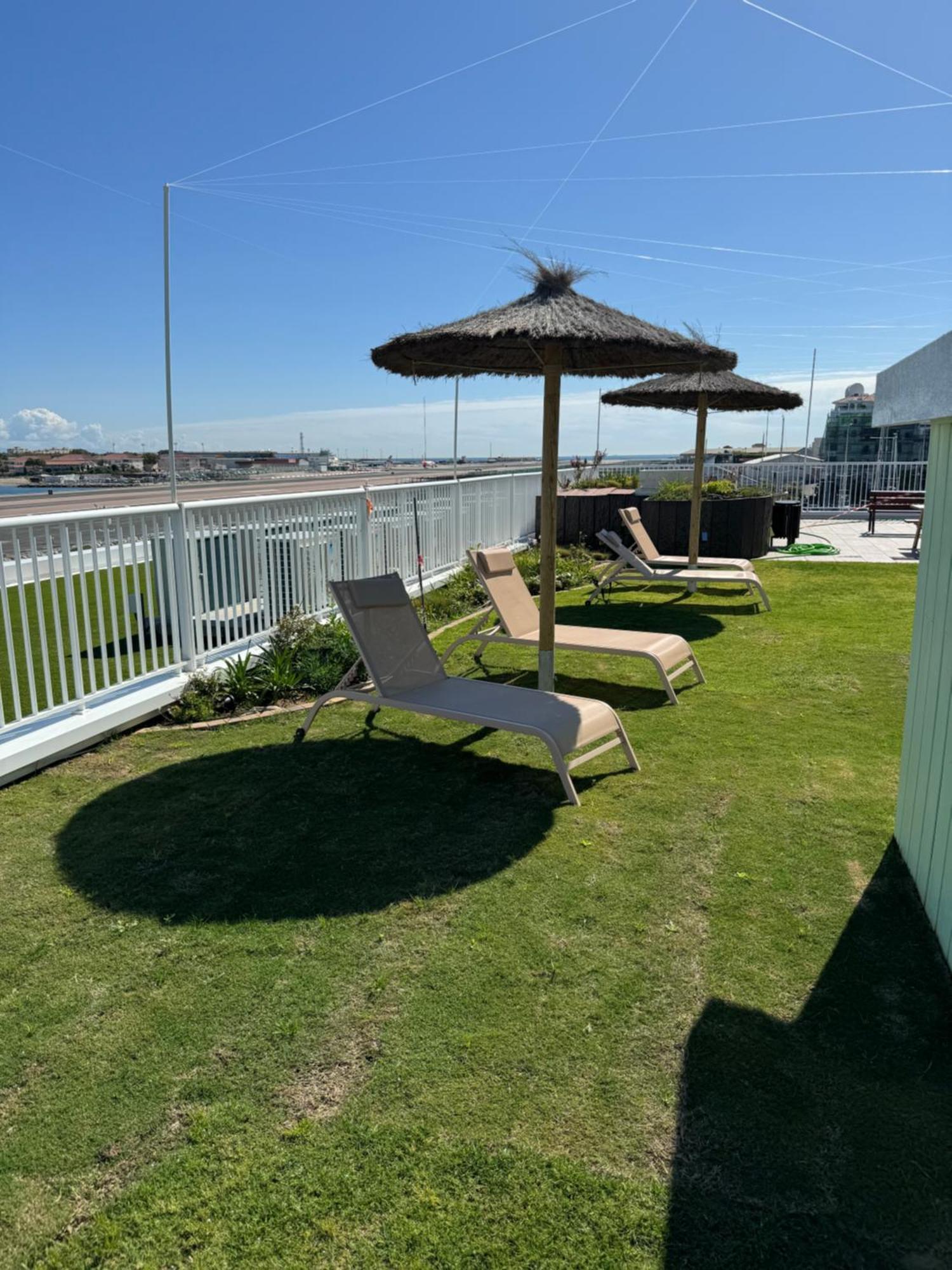 Marina Club Luxury Private Studio With Pool And Incredible Views Gibraltar Exterior foto